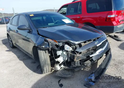 2021 Kia Forte Lxs z USA, uszkodzony, nr VIN 3KPF24AD9ME413853